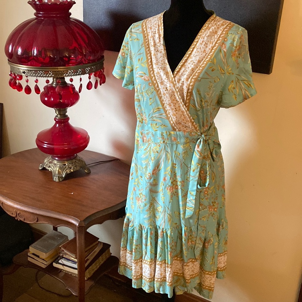 🦊 Zasica colorful wrap dress.